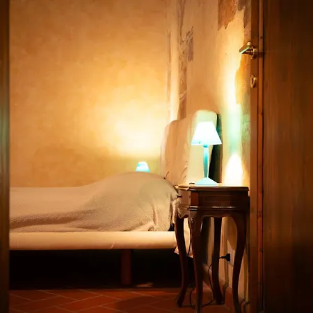 Charming Historic By Ponte Vecchio Florence