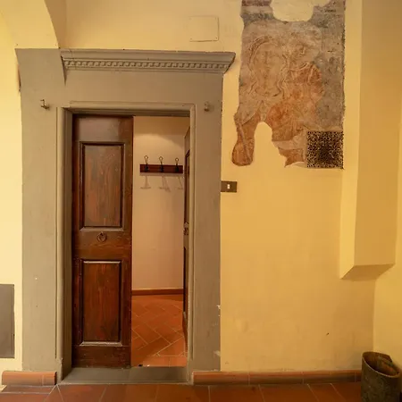 Apartment Charming Historic By Ponte Vecchio Florence